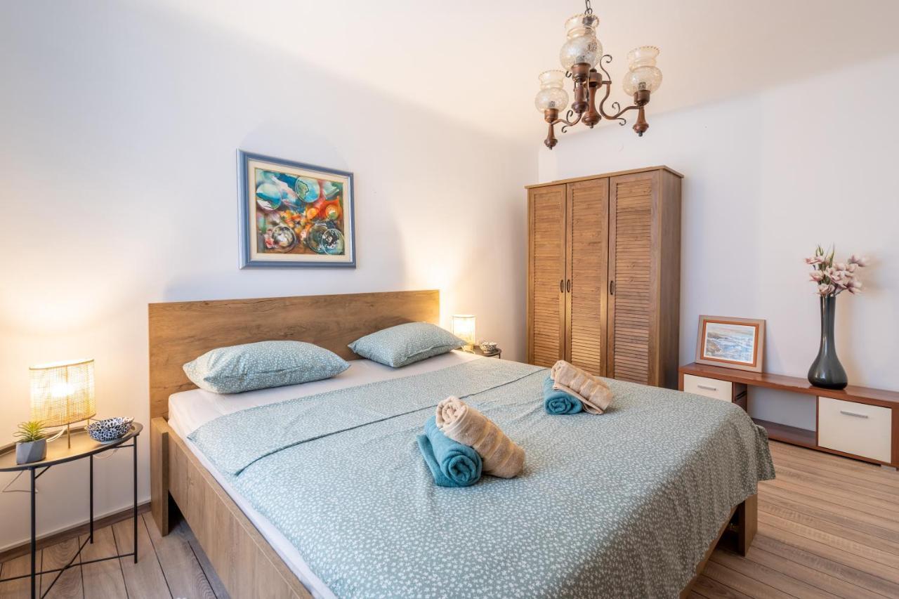 Vecia Apartma *